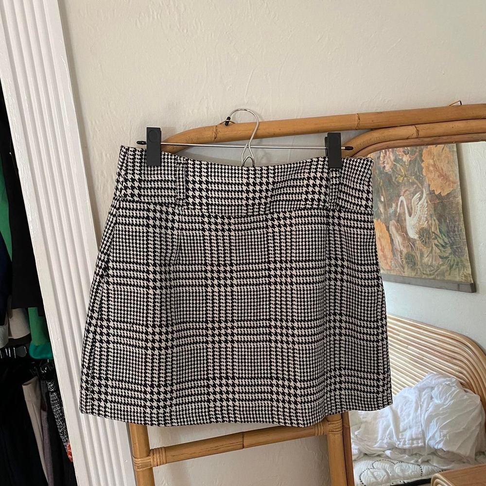 Houndstooth mini skirt with belt loops